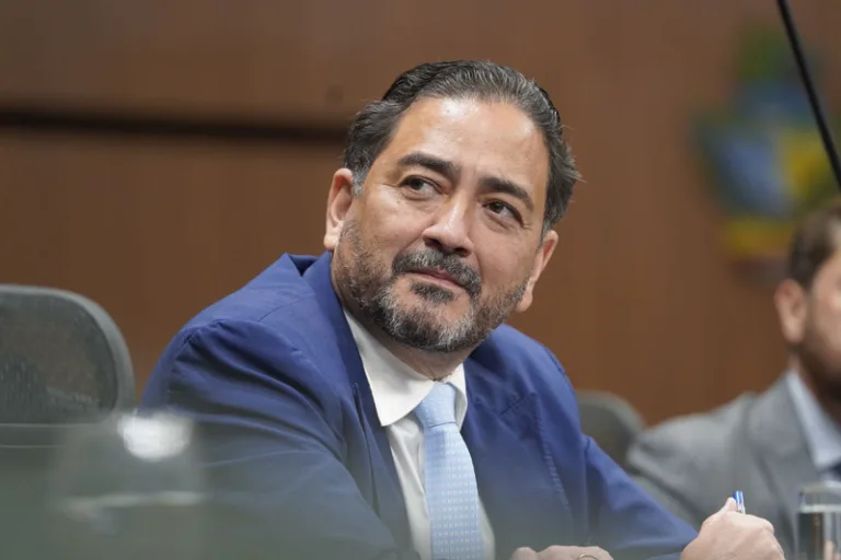 Proposta do deputado Talles Barreto, o Dia Estadual do Torcedor do Vila Nova vira lei e será comemorado em 29 de julho