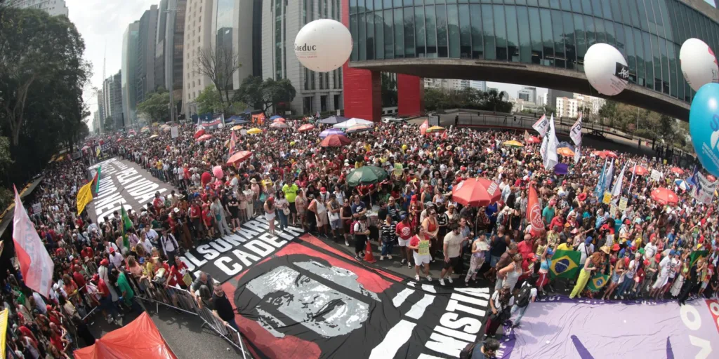 Multidões ocupam capitais contra anistia e PEC da Blindagem