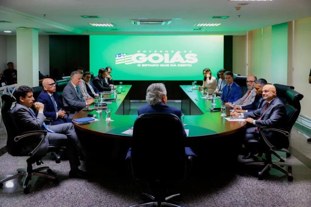 Caiado reforça parceria entre Goiás e Índia em encontro com o novo embaixador do país