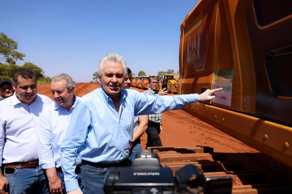 No Sudoeste, Caiado lança pavimentação das GOs 180 e 178