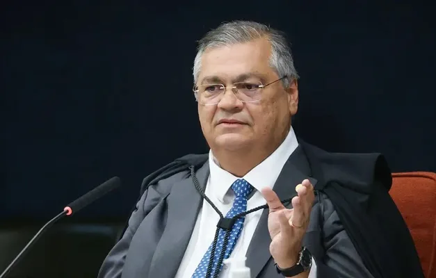 Dino vota pela condenação de Bolsonaro e aliados por trama golpista no STF