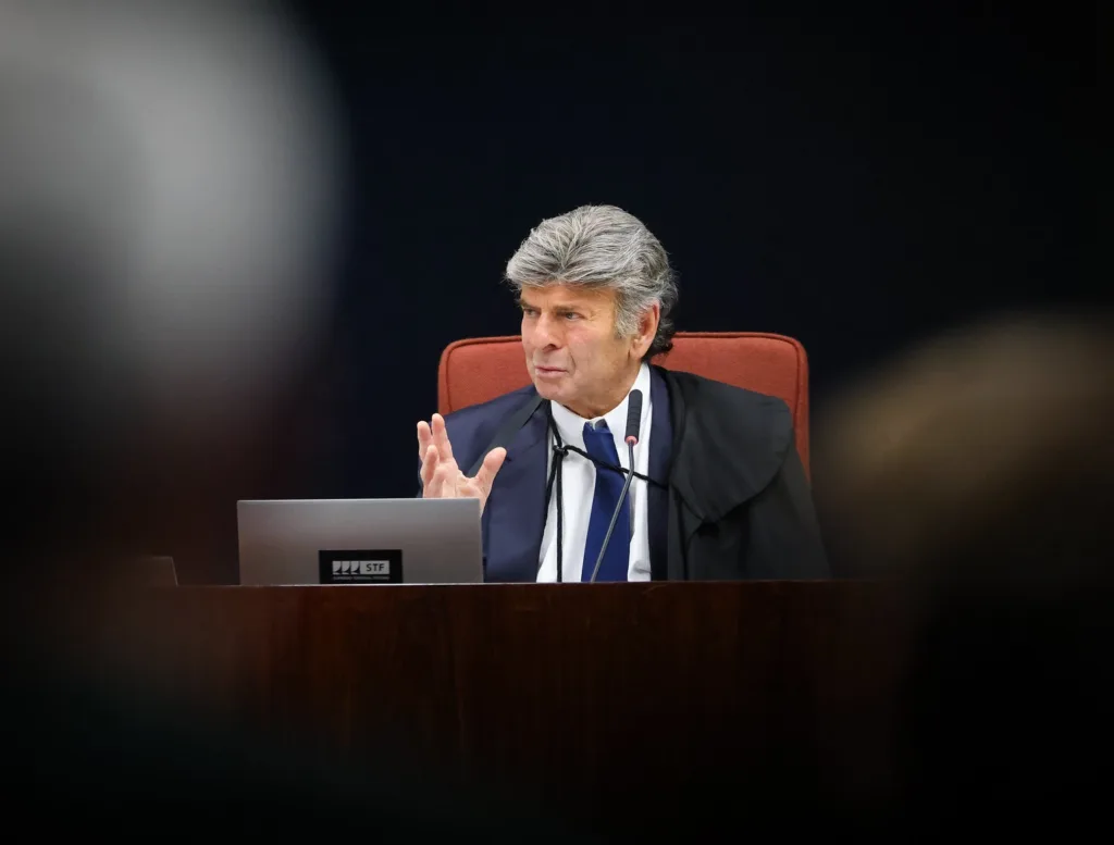 Fux Vota por Anulação em Ação sobre Trama Golpista, Apontando Cerceamento de Defesa
