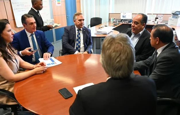 Goiânia busca voos internacionais com apoio de ministros em Brasília