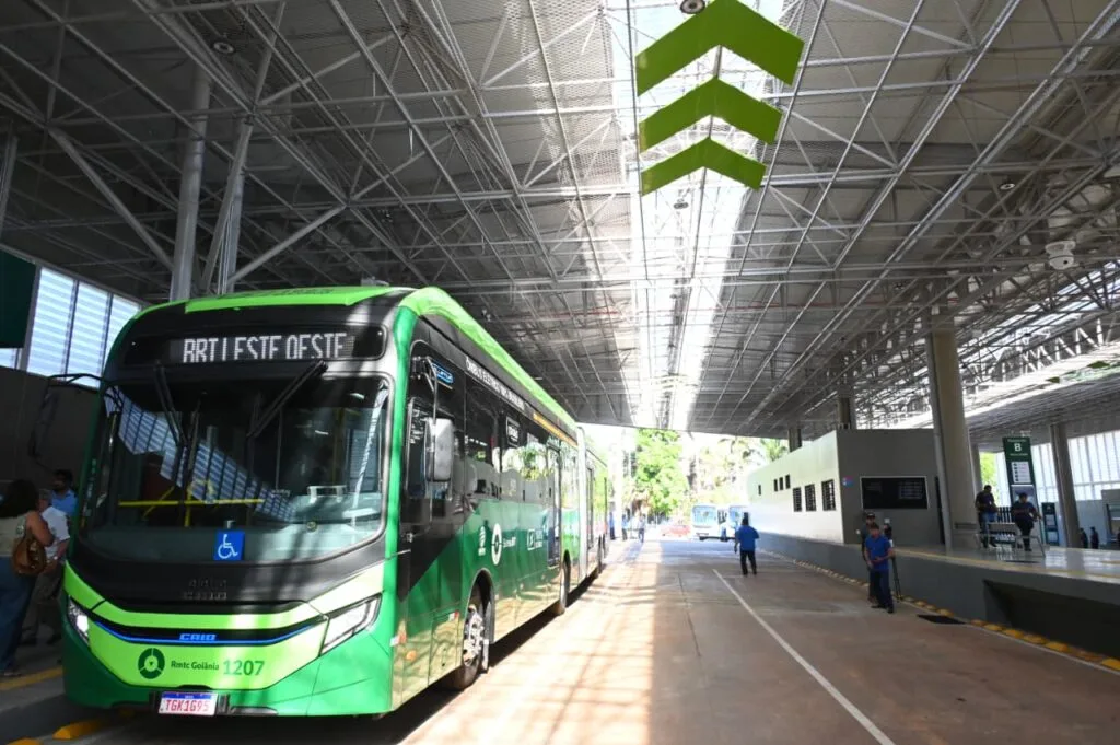 Mabel destaca metronização, modernização e frota mais nova do país na entrega do Terminal Praça da Bíblia