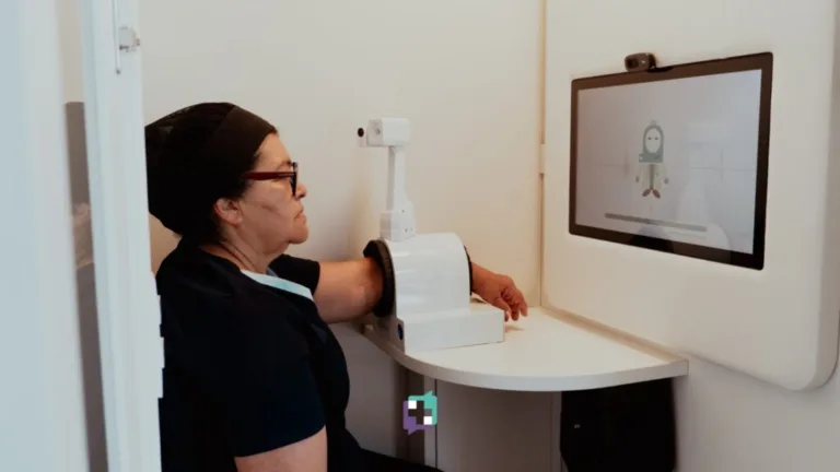 Vice-prefeita prestigia lançamento de cabine pioneira em telemedicina