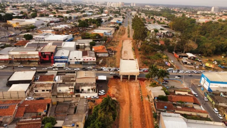 Prefeito Mabel autoriza retomada das obras do viaduto da Avenida Leste-Oeste