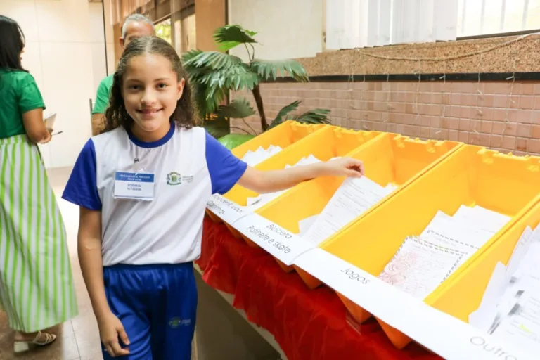 Escolas municipais participam da campanha Papai Noel dos Correios