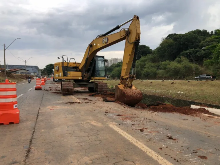 Prefeitura de Goiânia recupera erosão na Marginal Botafogo