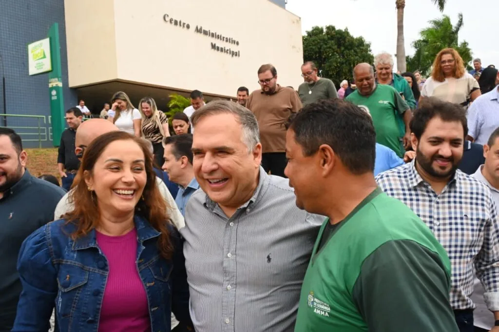 Prefeito Mabel entrega melhorias no Paço Municipal para servidores