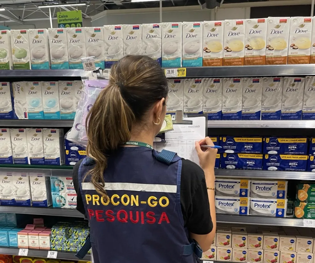 Procon encontra variação de até 250% em produtos de limpeza e higiene pessoal