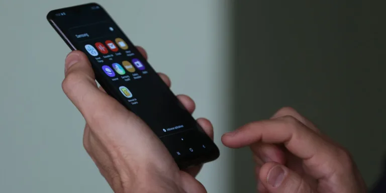 Veto a celular leva 80% dos alunos a prestar mais atenção nas aulas