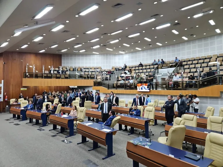 Projeto que revoga taxa do lixo é aprovado em primeira discussão pelo Plenário