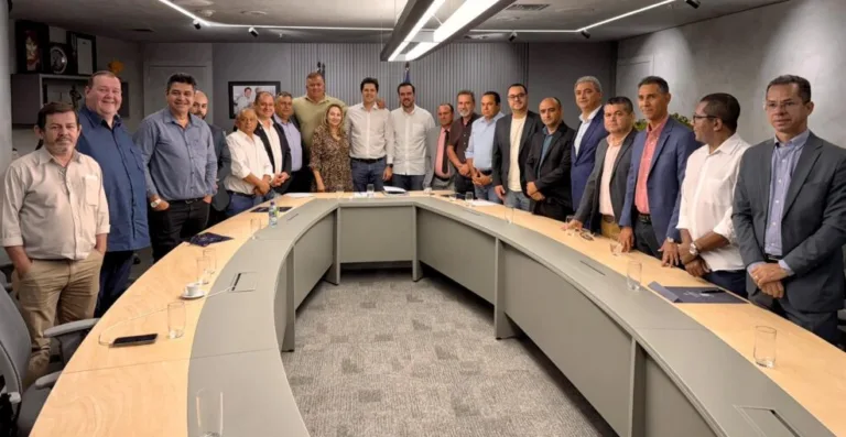 Vereadores de Aparecida de Goiânia se reúnem com vice-governador Daniel Vilela para apresentar demandas