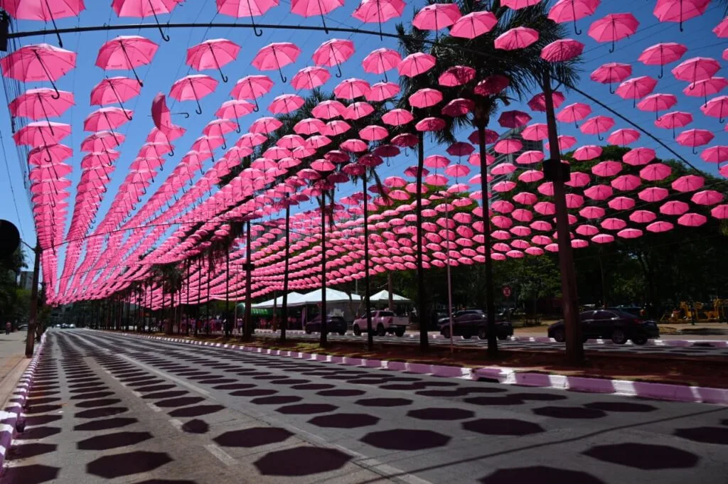 Mabel ressalta importância da prevenção do câncer de mama em evento do Outubro Rosa, na Praça Tamandaré