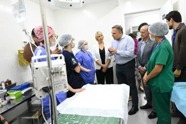 Prefeito Sandro Mabel entrega obra de reforma e reestruturação da UPAVet