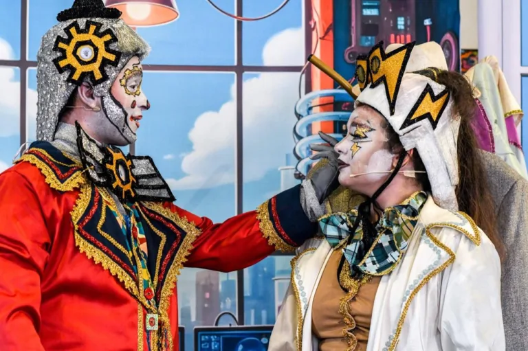 Cena de A menina e o céu de memórias