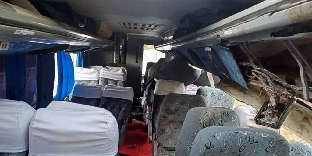 Sobe para 17 número de mortos por acidente com ônibus em Pernambuco