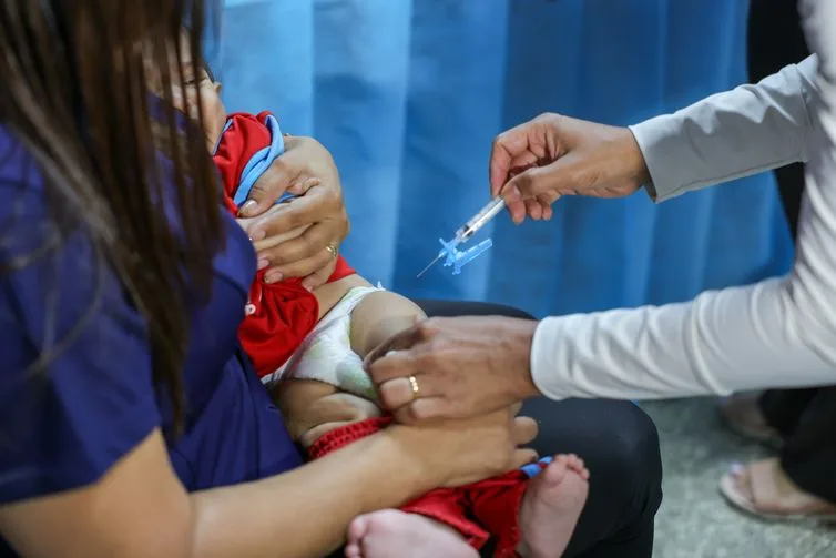 Brasil Lidera Desinformação sobre Vacinas na América Latina, Aponta Estudo