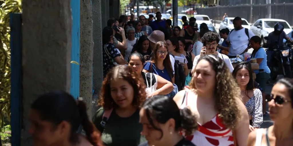 Professores fazem a primeira edição da Prova Nacional Docente