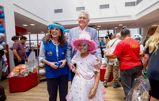 Caiado celebra Dia das Crianças no Cora e destaca superação na construção do hospital