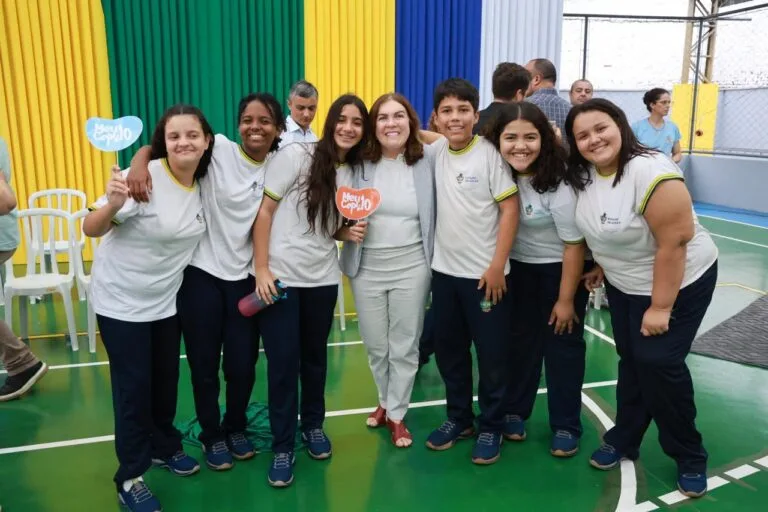 Em Jataí, Cepi Emília Ferreira de Carvalho recebe quadra poliesportiva