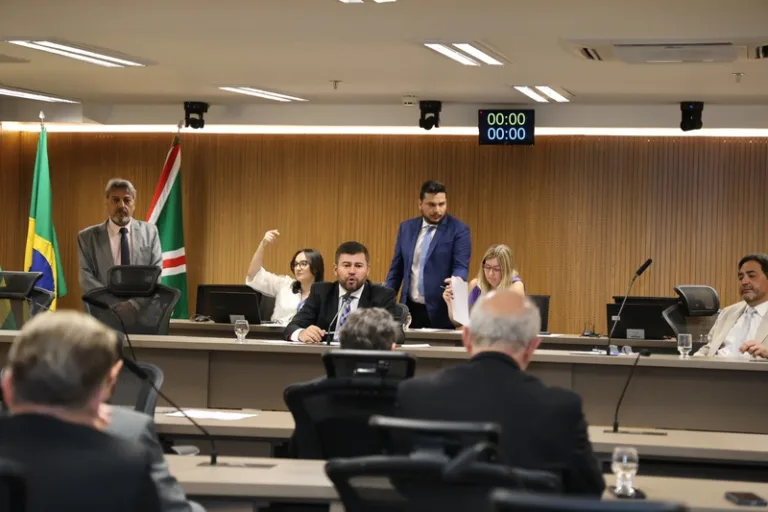 Membros da Comissão Mista chancelam iniciativas do Governo com foco em incentivos e valorização da educação goiana