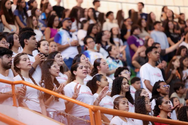 Caiado e Gracinha exaltam fé e mobilização no Dia Nacional da Juventude