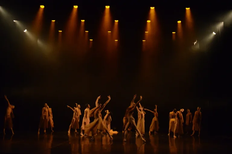 Basileu França recebe espetáculo gratuito de dança EntreAtos