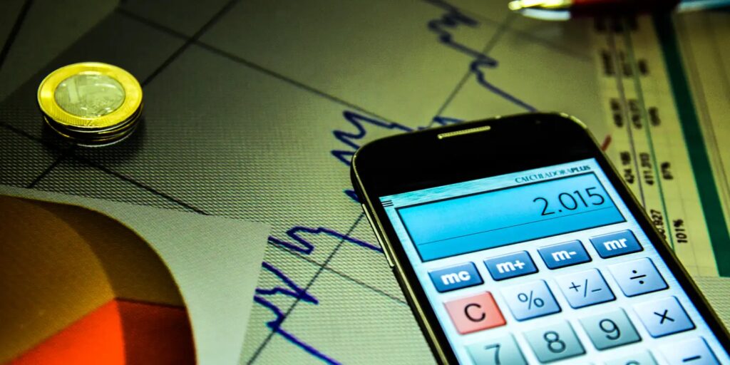 Mercado financeiro reduz previsão da inflação para 4,56% em 2025