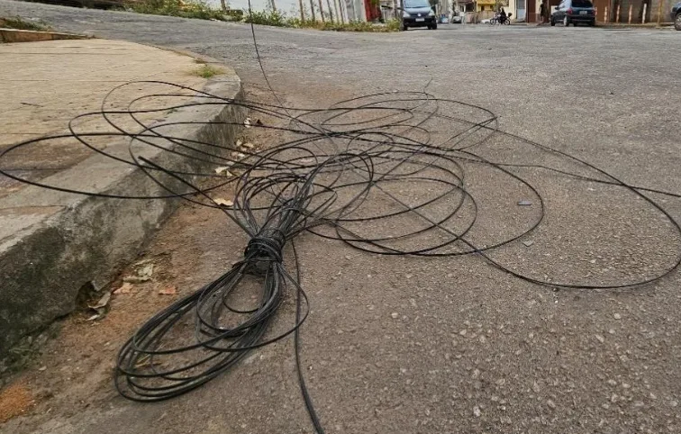 Goiânia Acelera Retirada de Fios Soltos com Força-Tarefa e Mapeamento Prioritário