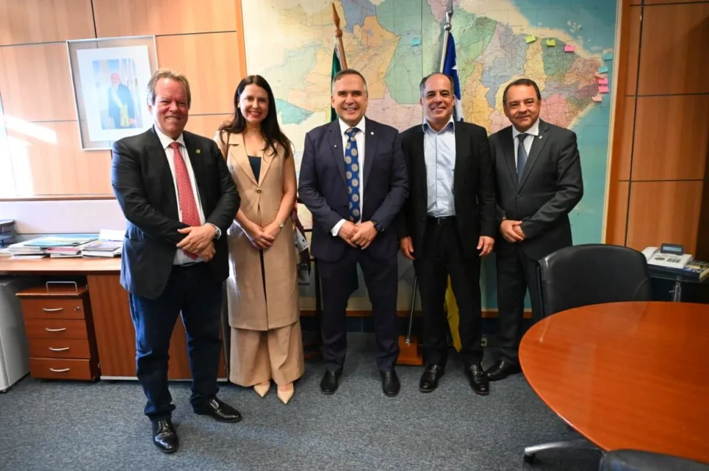 Mabel busca incluir Goiânia na rota de voos internacionais em reunião com ministros de Portos e Aeroportos e Turismo