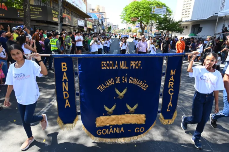 Goiânia celebra 92 anos com Desfile Cívico-Militar e Folia de Reis na Avenida 24 de Outubro