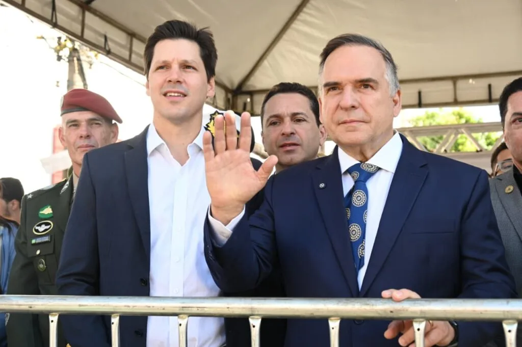 “Queremos uma cidade cada vez mais voltada para as pessoas”, diz Mabel durante desfile em comemoração aos 92 anos de Goiânia