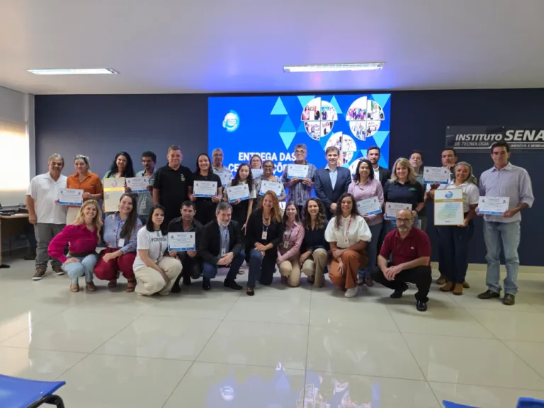 cerimônia de entrega do Selo Alimento Confiável