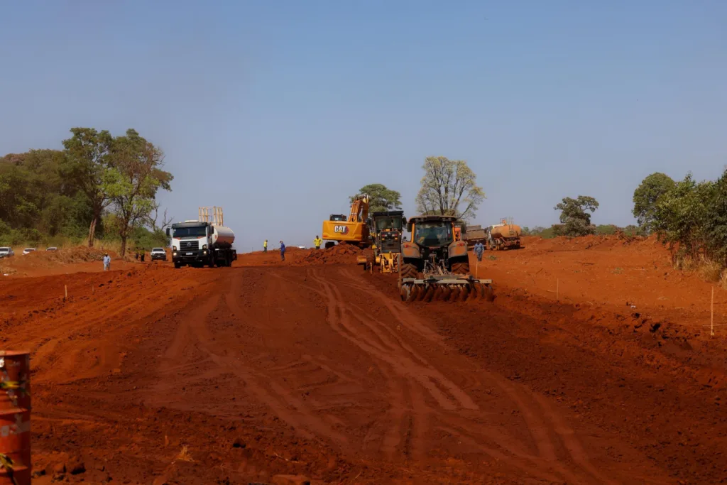 Governo retoma obras de pavimentação nas GOs 178 e 180, em Jataí
