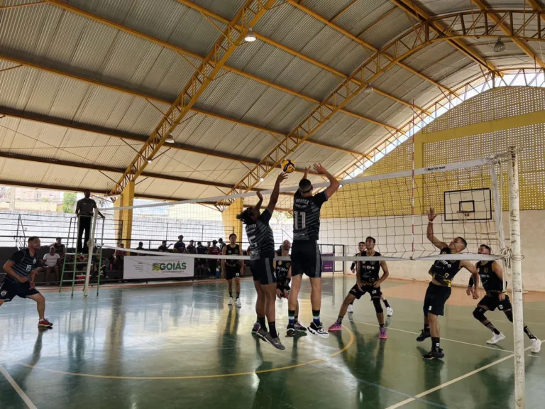 Partida de vôlei nos Jogos Abertos de Goiás