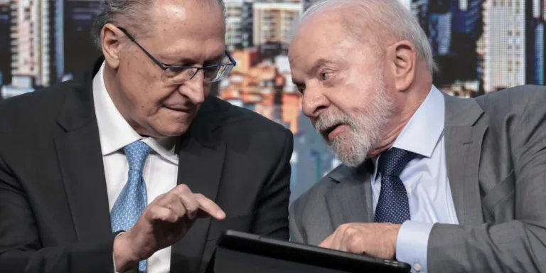 Lula anuncia programa de habitação para classe média