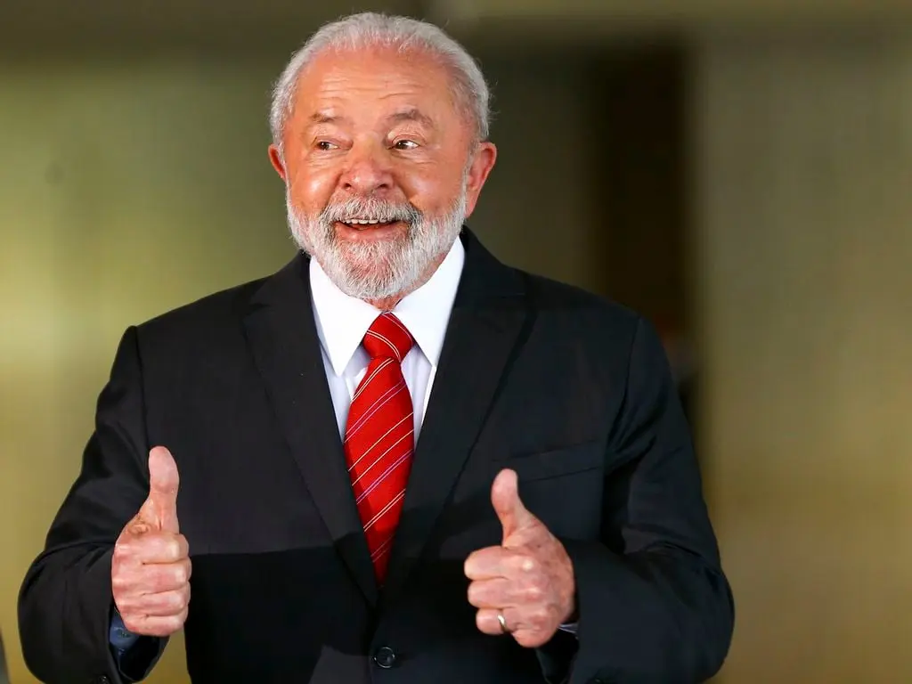 Lula confirma candidatura à reeleição em 2026 durante viagem à Indonésia