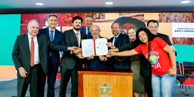 Lula sanciona gratuidade em conta de luz para famílias de baixa renda