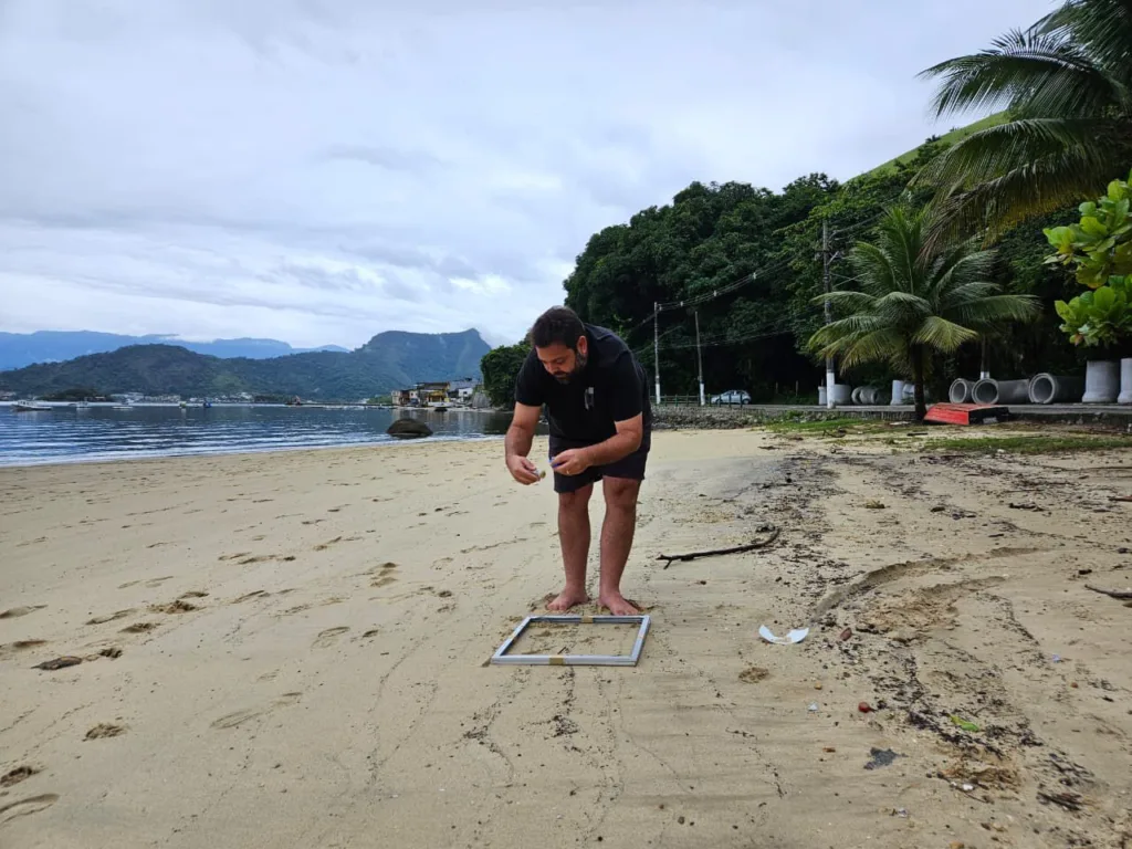 Contaminação de microplásticos nas praias