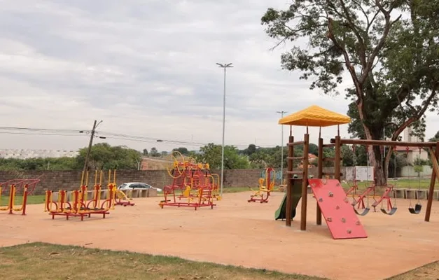 Prefeito Vilela inaugura Praça Constância de Souza Santos em Aparecida de Goiânia