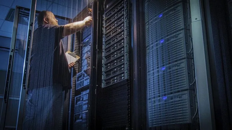 Goiás Busca se Tornar Polo de Data Centers com Incentivos Fiscais e Inovação