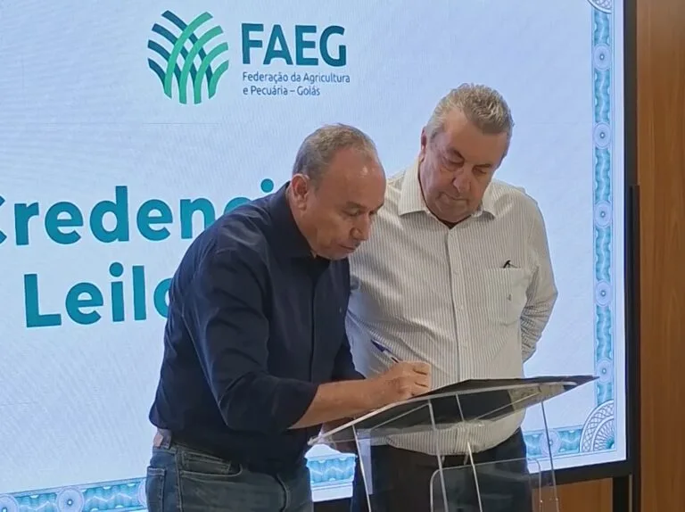Assinatura de acordo sobre defesa agropecuária em Goiás