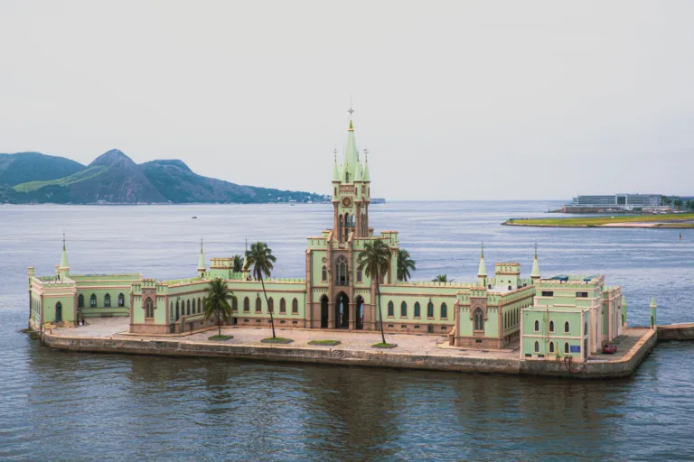 Há 136 anos, nascia a República