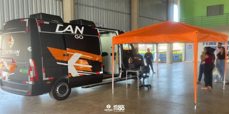 Crixás e Itapaci receberam unidade móvel do Detran