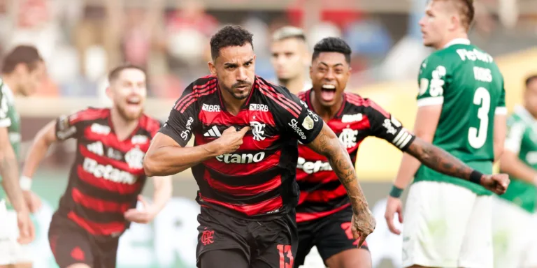 Flamengo vence Palmeiras e vira 1º brasileiro tetra da Libertadores