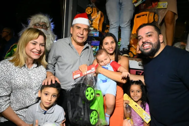 “É um sonho de Natal que a gente está realizando”, diz Mabel ao inaugurar iluminação natalina no Jardim São Judas Tadeu