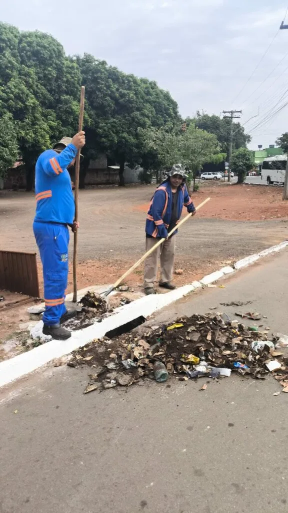 Prefeitura de Goiânia remove 651,5 toneladas da rede de drenagem em 10 meses