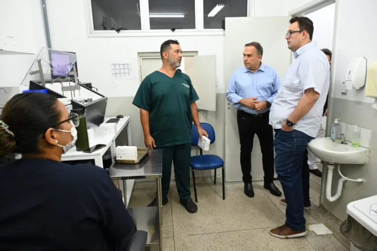 Gestão Sandro Mabel já investiu mais de R$ 800 milhões em saúde em 2025