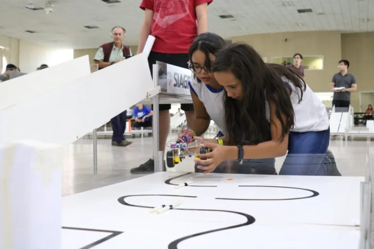 Prefeitura de Goiânia promove Feira de Ciências e incentiva estudantes a desenvolverem práticas inovadoras